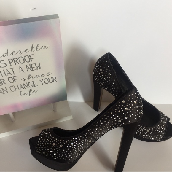 Vince Camuto Black Studded heels - Picture 4 of 6